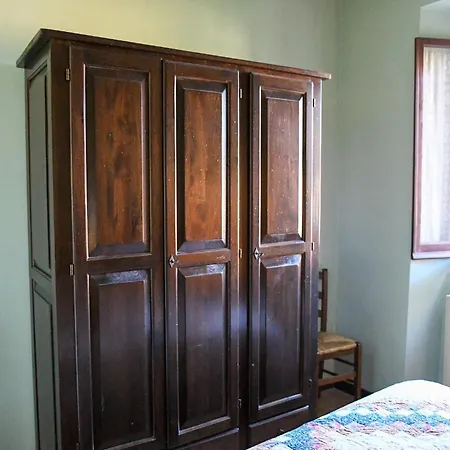 Large In A Stone بيت للعطل Fiorenzuola di Focara