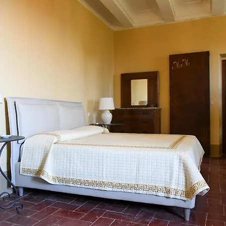 بيت للعطل Large In A Stone