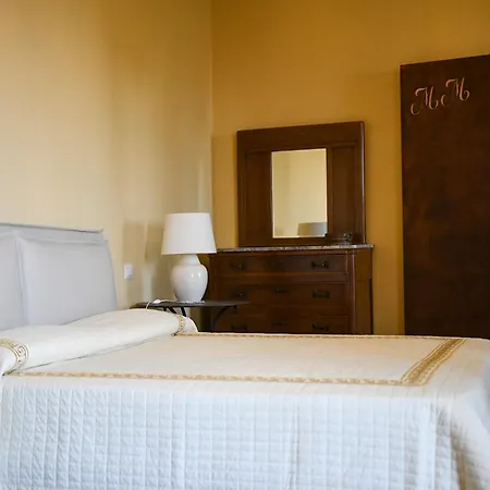 別荘 Large In A Stone *