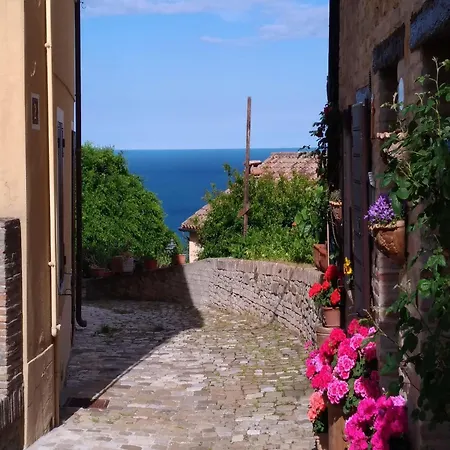 別荘 Large In A Stone