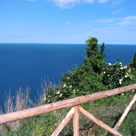 Large In A Stone بيت للعطل *