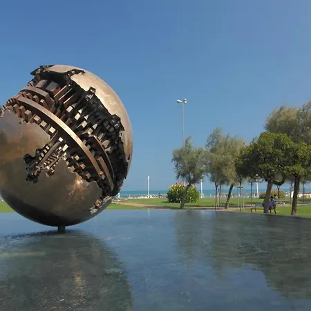 別荘 Large In A Stone *